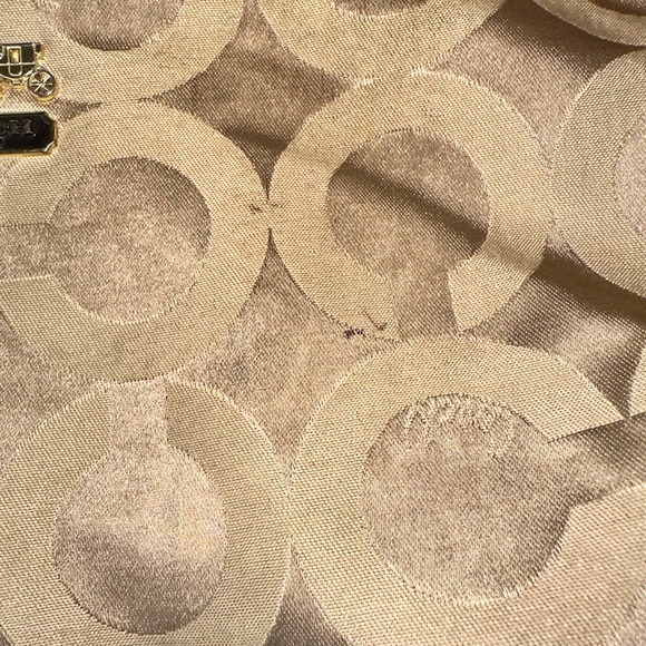 Tan genuine coach brand handbag. - Picture 5 of 7